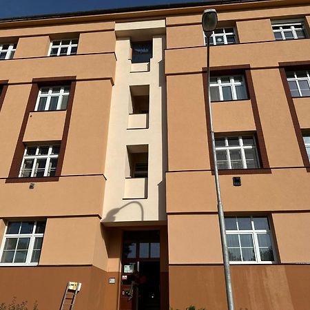 Apartman U Vystaviste 奥洛穆茨 外观 照片
